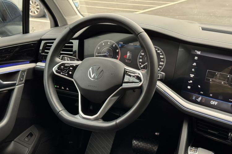 Used Volkswagen Touareg 2022 2.0 TSI RuiShang Edition Interior 5