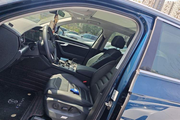 Used Volkswagen Touareg 2022 2.0 TSI RuiShang Edition Left Front Seat