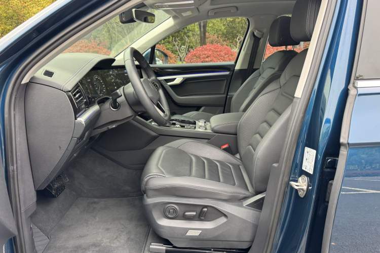 Used Volkswagen Touareg 2022 2.0 TSI RuiShang Edition Left Front Seat