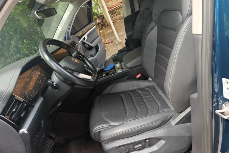 Used Volkswagen Touareg 2022 3.0 TSI Luxury Edition Black Diamond Sport Package Left Front Seat