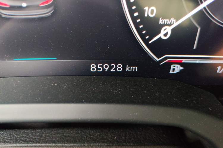 Used Volkswagen Touareg 2022 3.0 TSI Prestige Edition Classic Sport Package Odometer Close Up