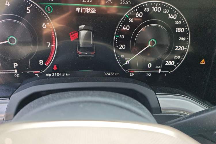 Used Volkswagen Touareg 2022 2.0 TSI RuiShang Edition Odometer Close Up