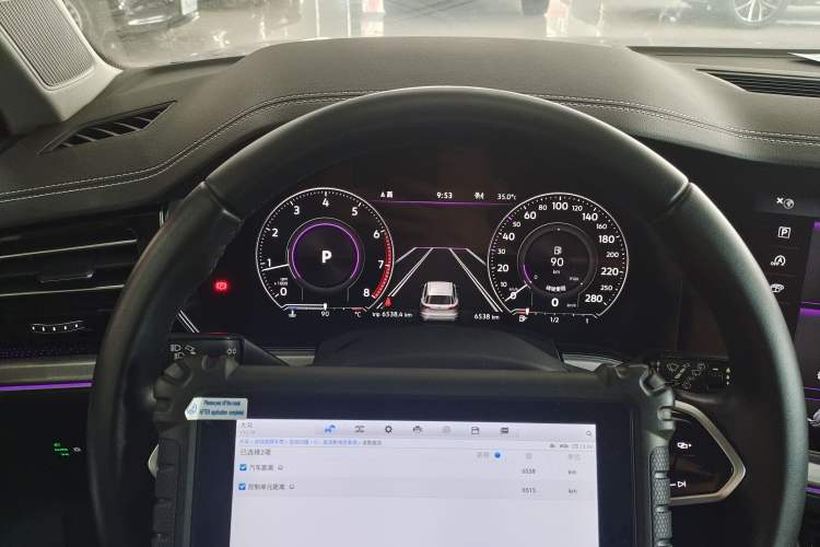 Used Volkswagen Touareg 2022 2.0 TSI RuiShang Edition Odometer Close Up