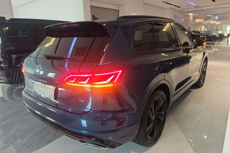 Used Volkswagen Touareg 2022 3.0 TSI Luxury Edition Black Diamond Sport Package Rear Right 45 Deg