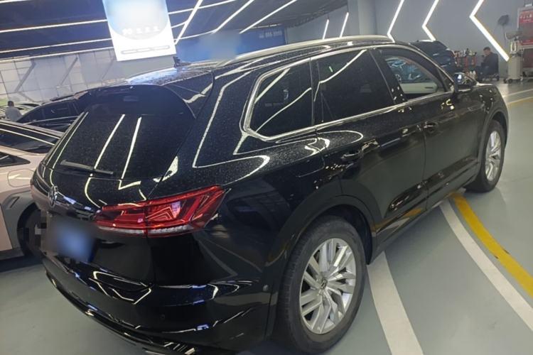 Used Volkswagen Touareg 2022 2.0 TSI RuiShang Edition Rear Right 45 Deg