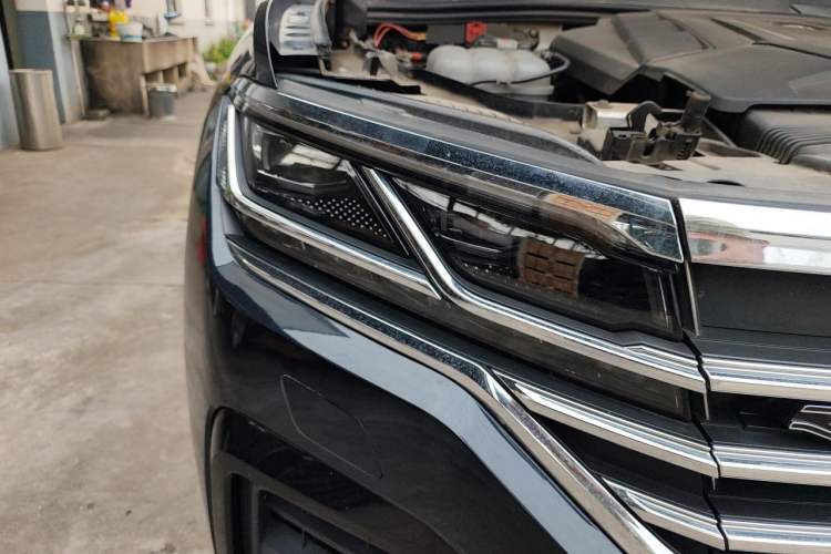 Used Volkswagen Touareg 2022 3.0 TSI Prestige Edition Classic Sport Package Right Front Headlight