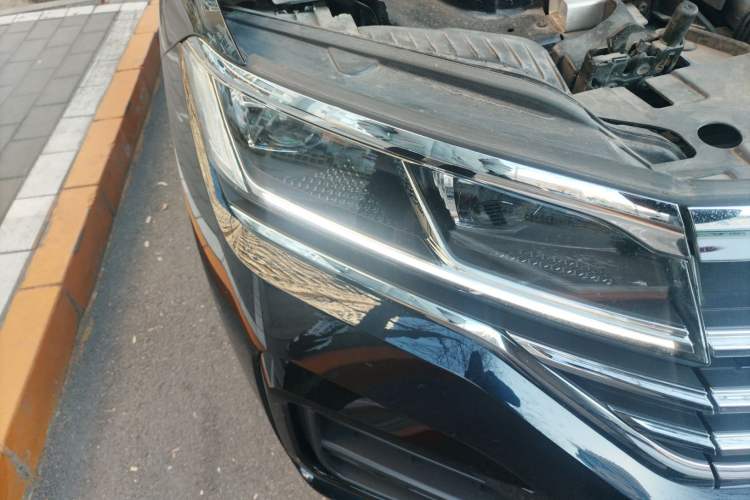 Used Volkswagen Touareg 2022 2.0 TSI RuiShang Edition Right Front Headlight