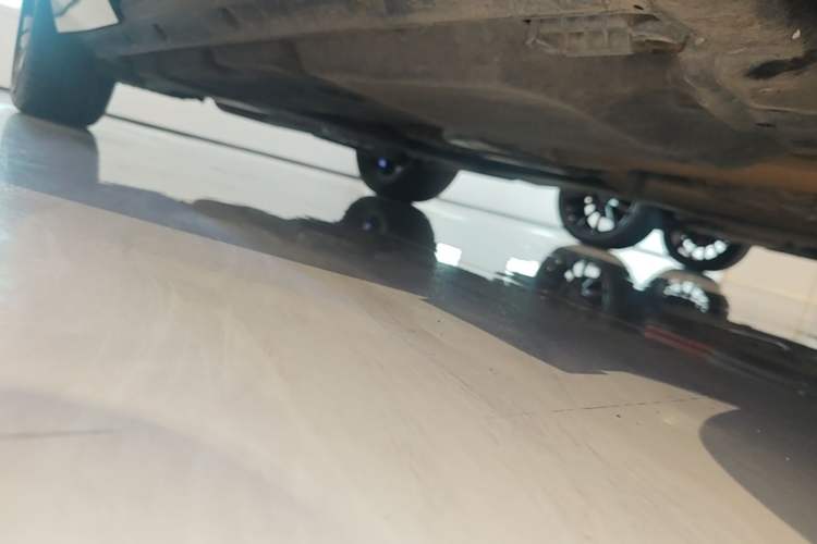 Used Volkswagen Touareg 2022 3.0 TSI Luxury Edition Black Diamond Sport Package Right Side Sill