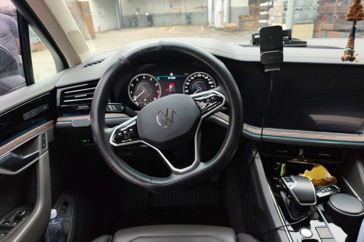 Used Volkswagen Touareg 2022 3.0 TSI Prestige Edition Classic Sport Package Steering Wheel