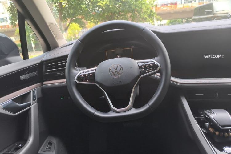 Used Volkswagen Touareg 2022 3.0 TSI Prestige Edition Classic Sport Package Steering Wheel