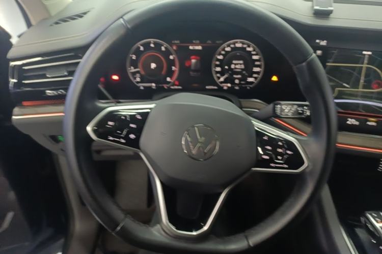 Used Volkswagen Touareg 2022 2.0 TSI RuiShang Edition Steering Wheel