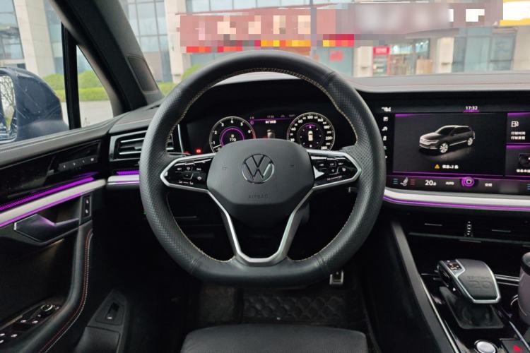 Used Volkswagen Touareg 2022 3.0 TSI Prestige 20th Anniversary Special Edition Steering Wheel