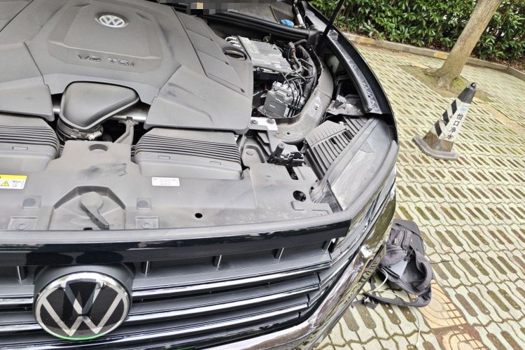 Used Volkswagen Touareg 2022 3.0 TSI Prestige Edition Classic Sport Package Engine Bay Left