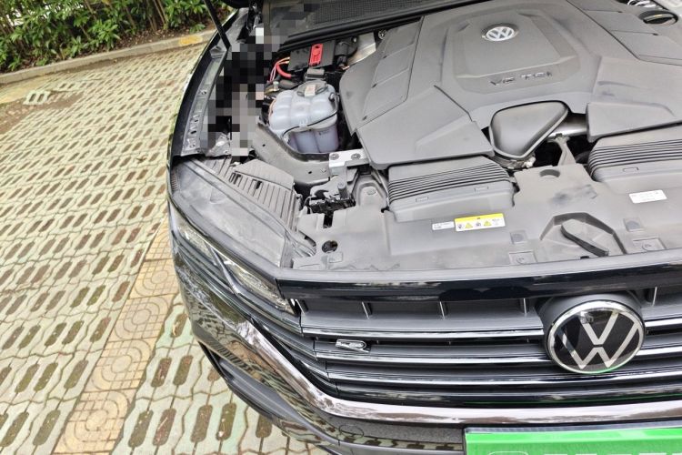 Used Volkswagen Touareg 2022 3.0 TSI Prestige Edition Classic Sport Package Engine Bay Right