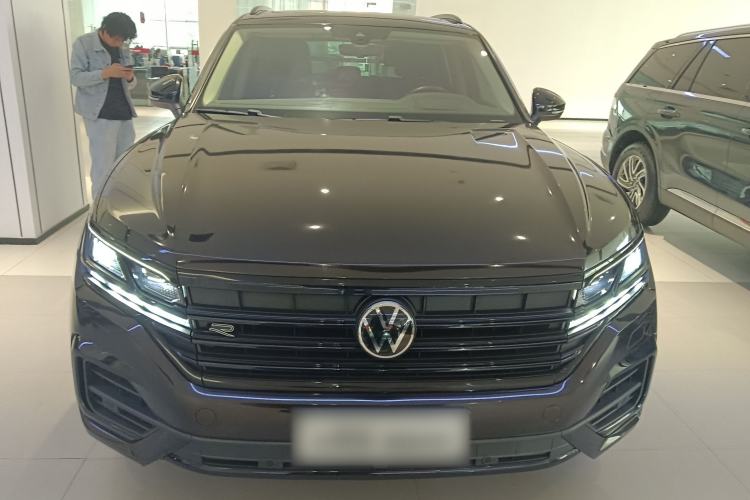 Used Volkswagen Touareg 2022 3.0 TSI Luxury Edition Black Diamond Sport Package Front