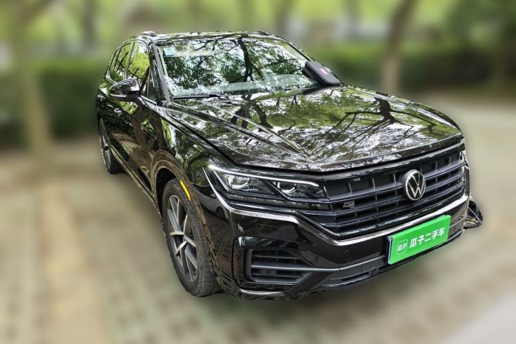 Used Volkswagen Touareg 2022 3.0 TSI Prestige Edition Classic Sport Package Front Right 45 Deg