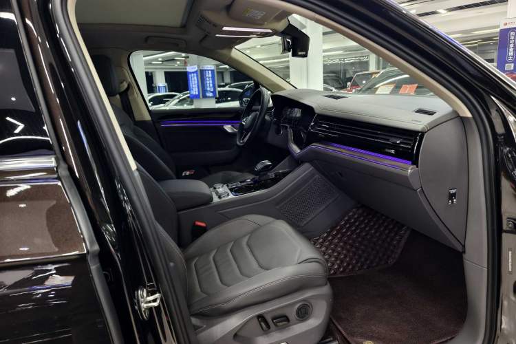 Used Volkswagen Touareg 2022 2.0 TSI RuiShang Edition Interior 11