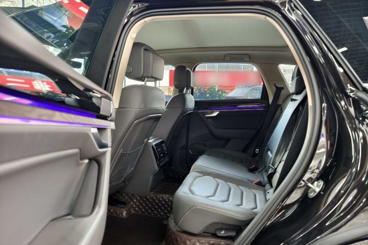 Used Volkswagen Touareg 2022 2.0 TSI RuiShang Edition Interior 9