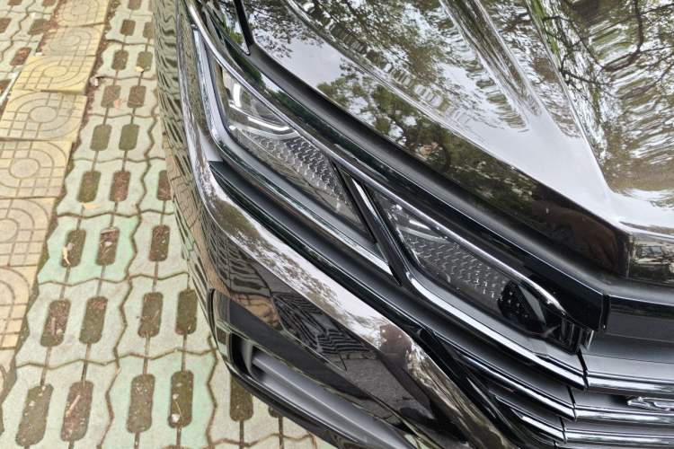 Used Volkswagen Touareg 2022 3.0 TSI Prestige Edition Classic Sport Package Right Front Headlight