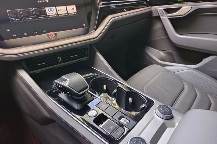 Used Volkswagen Touareg 2022 2.0 TSI RuiShang Edition Audio And AC Panel