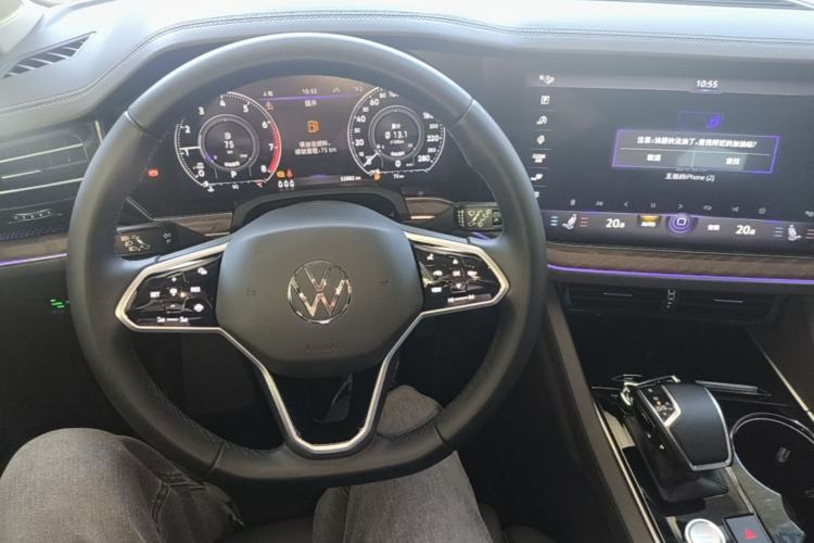 Used Volkswagen Touareg 2022 3.0 TSI Prestige Edition Classic Sport Package Center Console