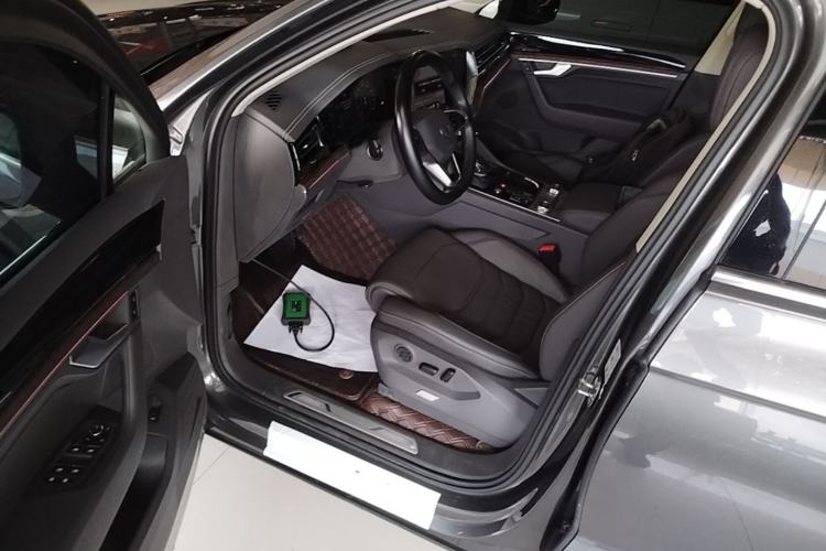 Used Volkswagen Touareg 2022 2.0 TSI RuiShang Edition Driver Seat
