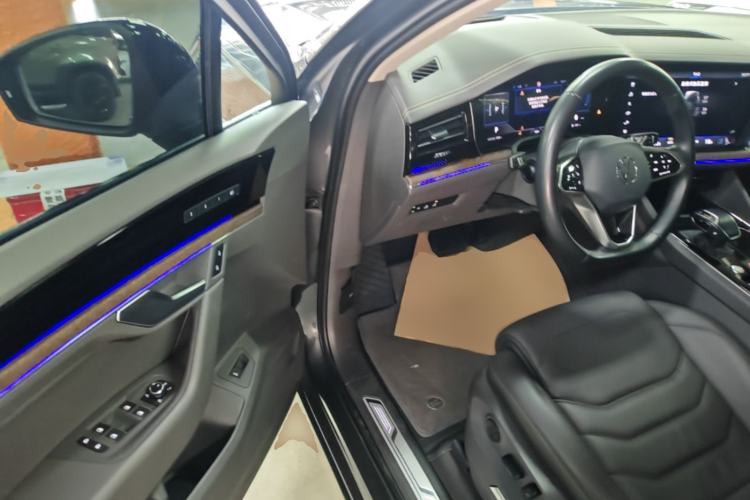 Used Volkswagen Touareg 2022 3.0 TSI Luxury Edition Black Diamond Sport Package Driver Seat