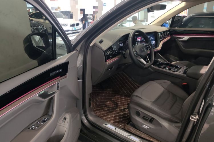 Used Volkswagen Touareg 2022 3.0 TSI Prestige Edition Classic Sport Package Driver Seat