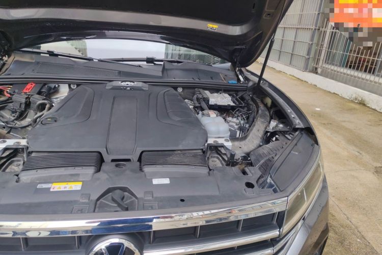 Used Volkswagen Touareg 2022 2.0 TSI RuiShang Edition Engine Bay Left