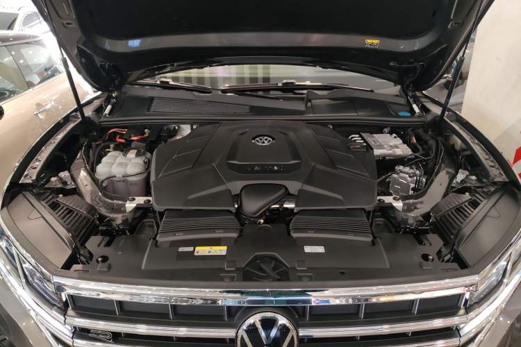 Used Volkswagen Touareg 2022 3.0 TSI Prestige Edition Classic Sport Package Engine Bay