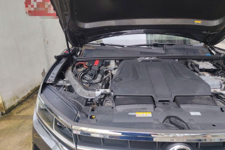 Used Volkswagen Touareg 2022 2.0 TSI RuiShang Edition Engine Bay Right