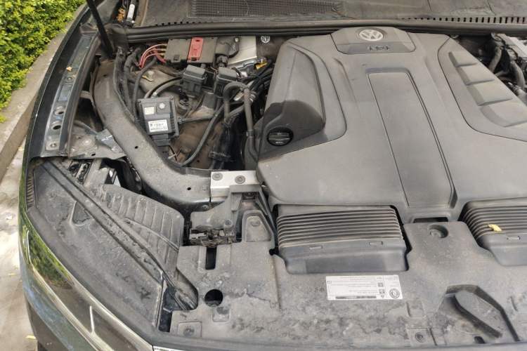 Used Volkswagen Touareg 2022 2.0 TSI RuiShang Edition Engine Bay Right