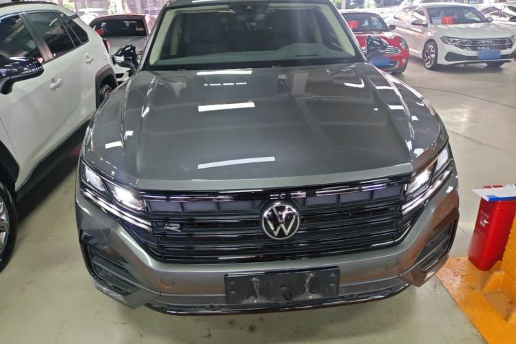 Used Volkswagen Touareg 2022 3.0 TSI Luxury Edition Black Diamond Sport Package Front
