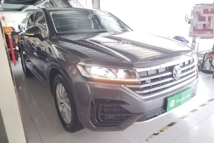 Used Volkswagen Touareg 2022 2.0 TSI RuiShang Edition Front Right 45 Deg