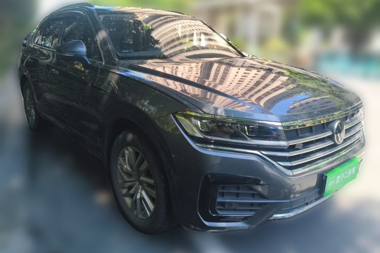 Used Volkswagen Touareg 2022 2.0 TSI RuiShang Edition Front Right 45 Deg