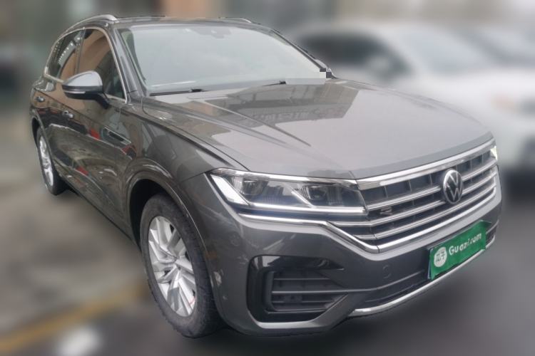 Used Volkswagen Touareg 2022 2.0 TSI RuiShang Edition Front Right 45 Deg