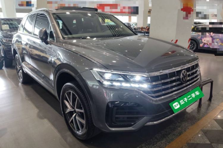 Used Volkswagen Touareg 2022 3.0 TSI Prestige Edition Classic Sport Package Front Right 45 Deg