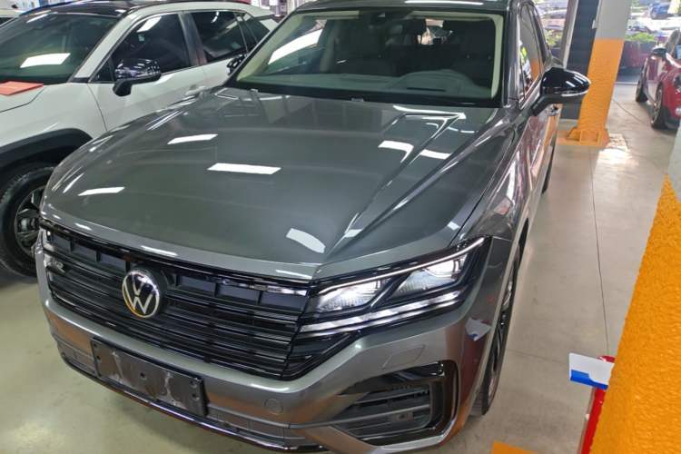 Used Volkswagen Touareg 2022 3.0 TSI Luxury Edition Black Diamond Sport Package Guazi used car, China used car export, Used car for sale, Used  cars, Cheapest cars for sale
