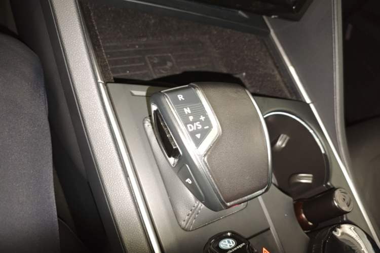 Used Volkswagen Touareg 2022 2.0 TSI Flagship Special Edition Gear Lever