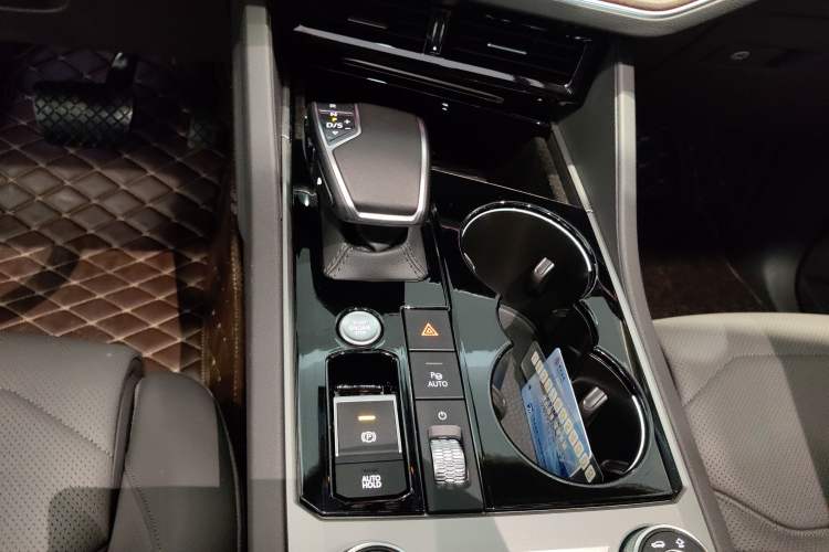 Used Volkswagen Touareg 2022 3.0 TSI Prestige Edition Classic Sport Package Gear Lever