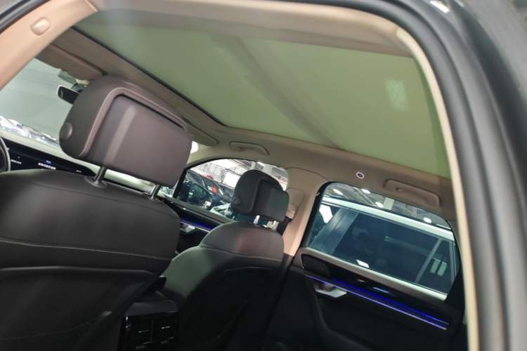 Used Volkswagen Touareg 2022 3.0 TSI Luxury Edition Black Diamond Sport Package Headliner