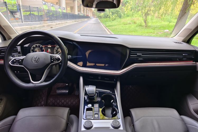 Used Volkswagen Touareg 2022 2.0 TSI RuiShang Edition Interior 1