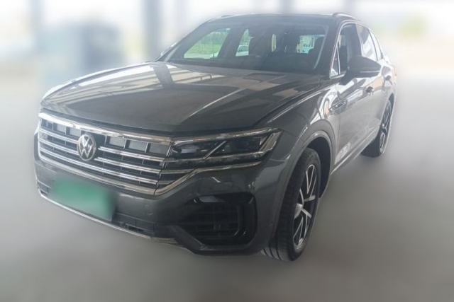 Ojetý Volkswagen Touareg 2022 3.0 TSI Prestige Edition Classic Sport Package