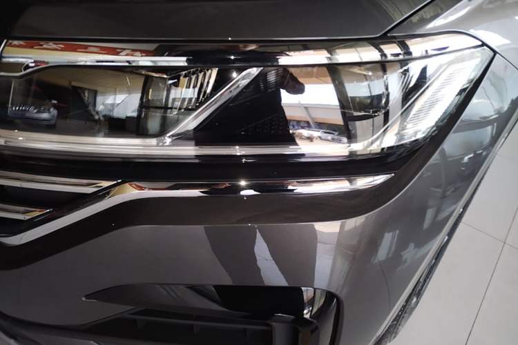 Used Volkswagen Touareg 2022 2.0 TSI RuiShang Edition Left Front Headlight