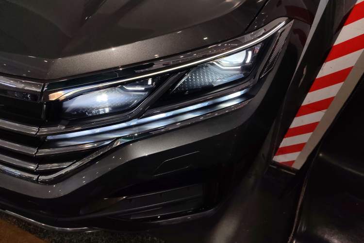Used Volkswagen Touareg 2022 3.0 TSI Prestige Edition Classic Sport Package Left Front Headlight