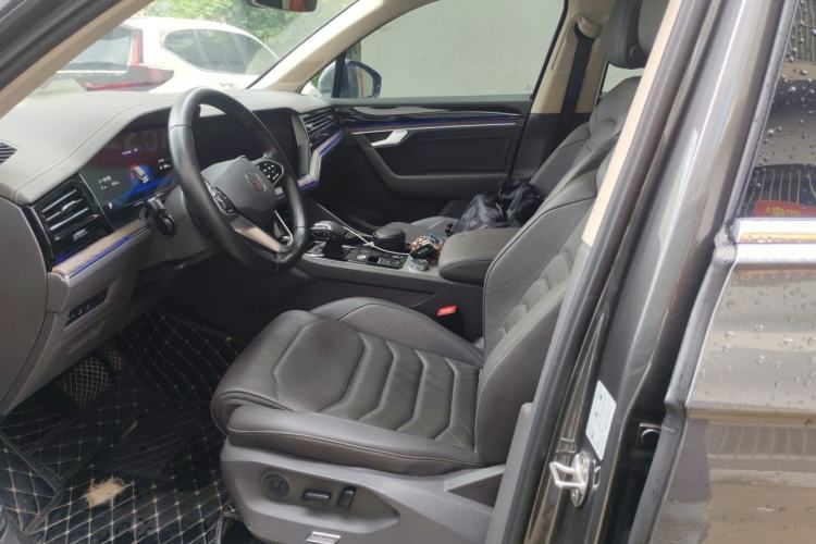 Used Volkswagen Touareg 2022 2.0 TSI RuiShang Edition Left Front Seat