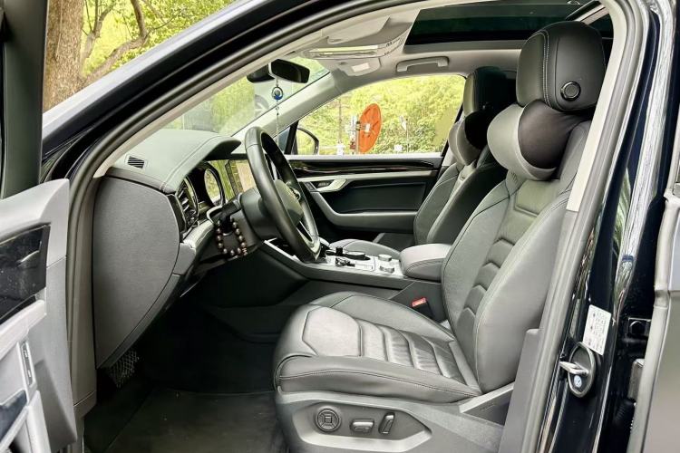 Used Volkswagen Touareg 2022 2.0 TSI Flagship Special Edition Left Front Seat