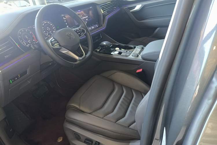 Used Volkswagen Touareg 2022 3.0 TSI Prestige Edition Classic Sport Package Left Front Seat