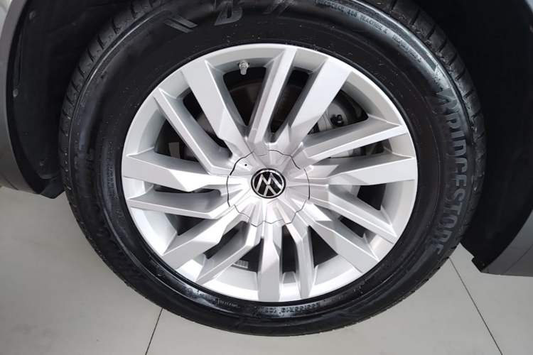 Used Volkswagen Touareg 2022 2.0 TSI RuiShang Edition Left Front Wheel Hub