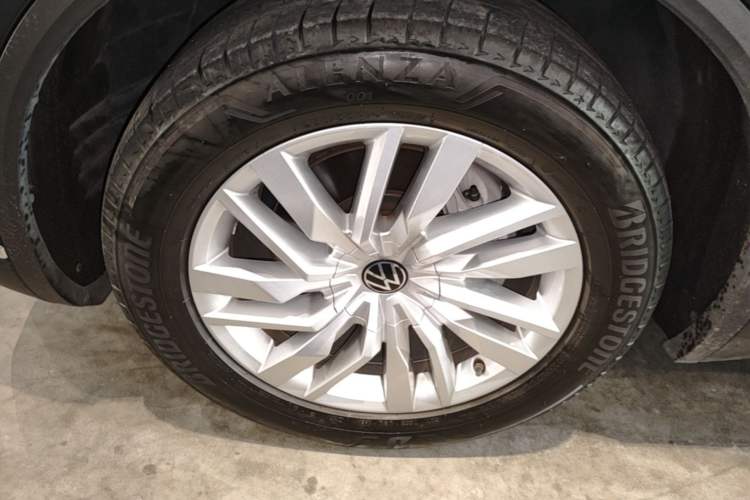 Used Volkswagen Touareg 2022 2.0 TSI Flagship Special Edition Left Front Wheel Hub